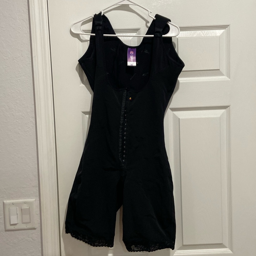 Snatched Body Colombian BBL and Lipo Faja STAGE 1